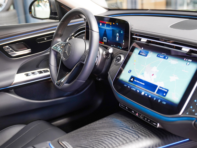 Mercedes-Benz E 220 E 220 d T AVANTGARDE KEYLESS CarPlay DISTRO DAB — photo 6