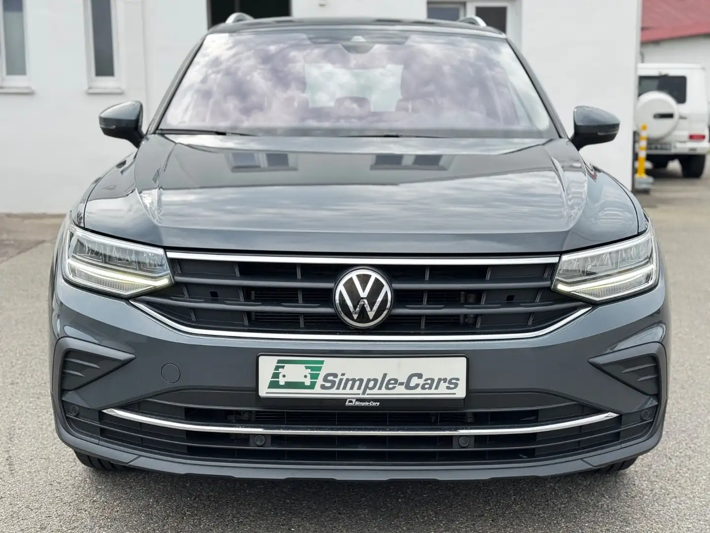 Volkswagen Tiguan *Active*AHK*Kamera*Travel*IQ-Drive* Grau - 2