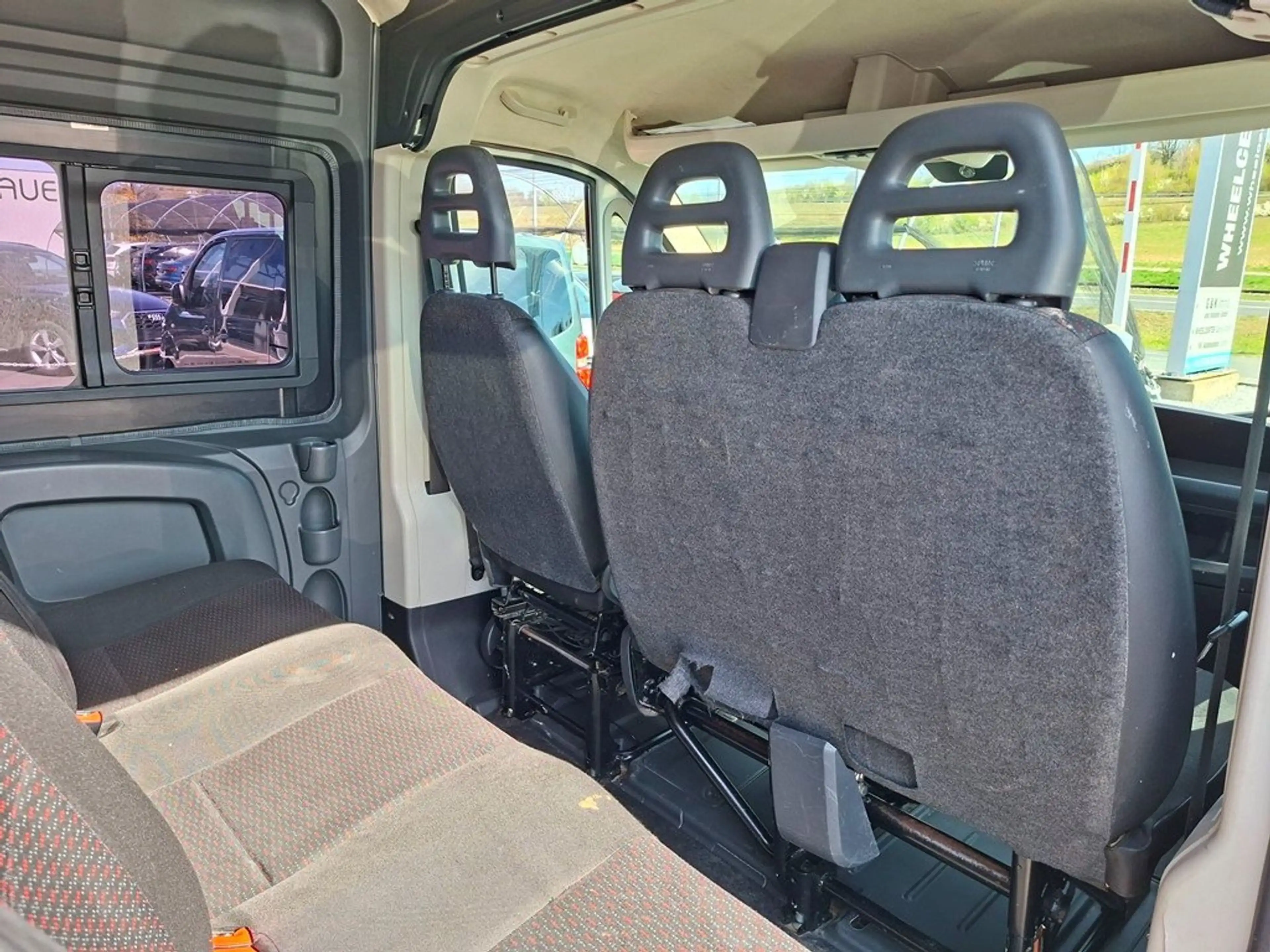 Peugeot Boxer 333 L2H2 Pro BlueHDi 140 Stop * 6 SITZER — photo 15