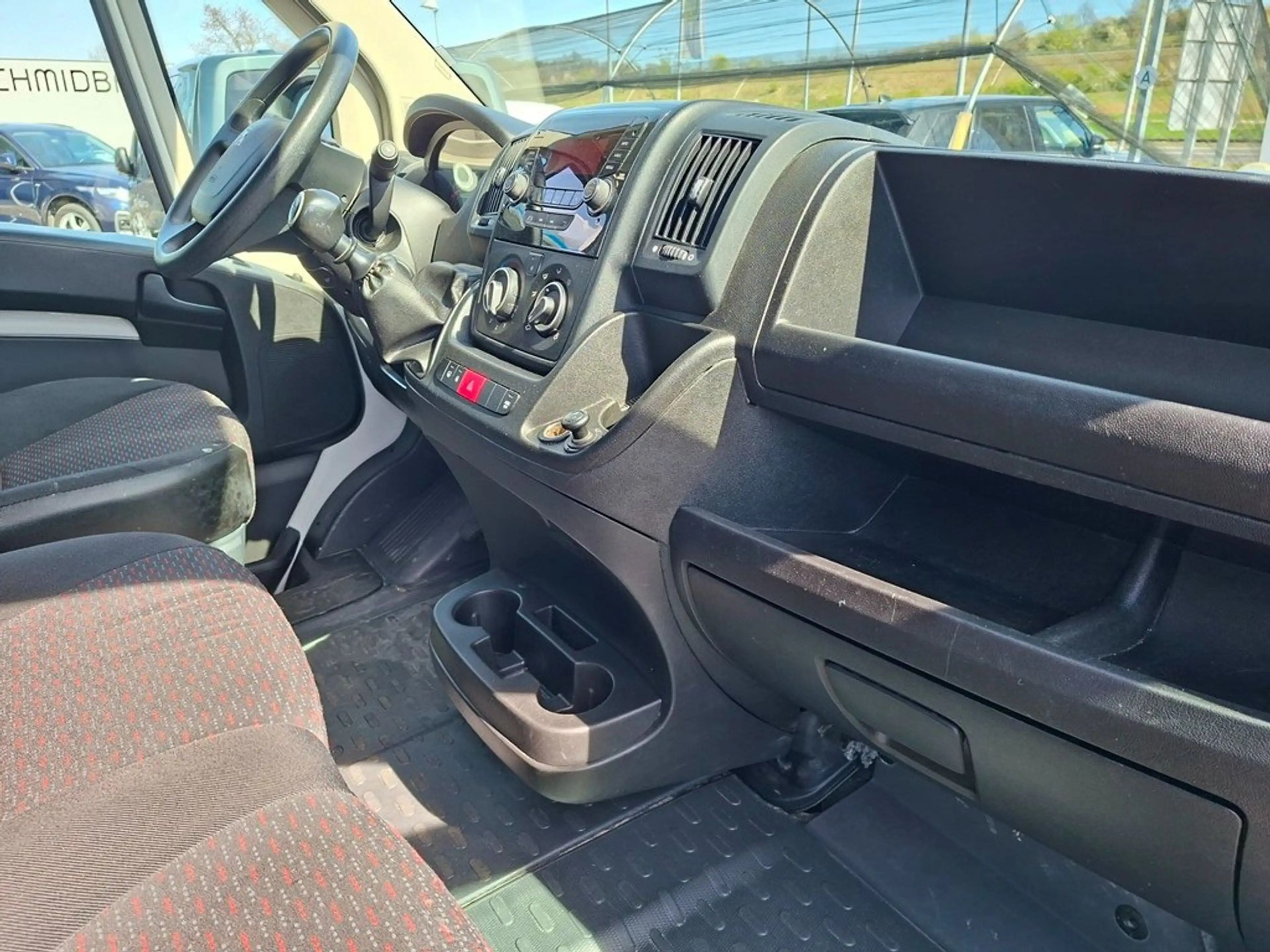 Peugeot Boxer 333 L2H2 Pro BlueHDi 140 Stop * 6 SITZER — photo 12