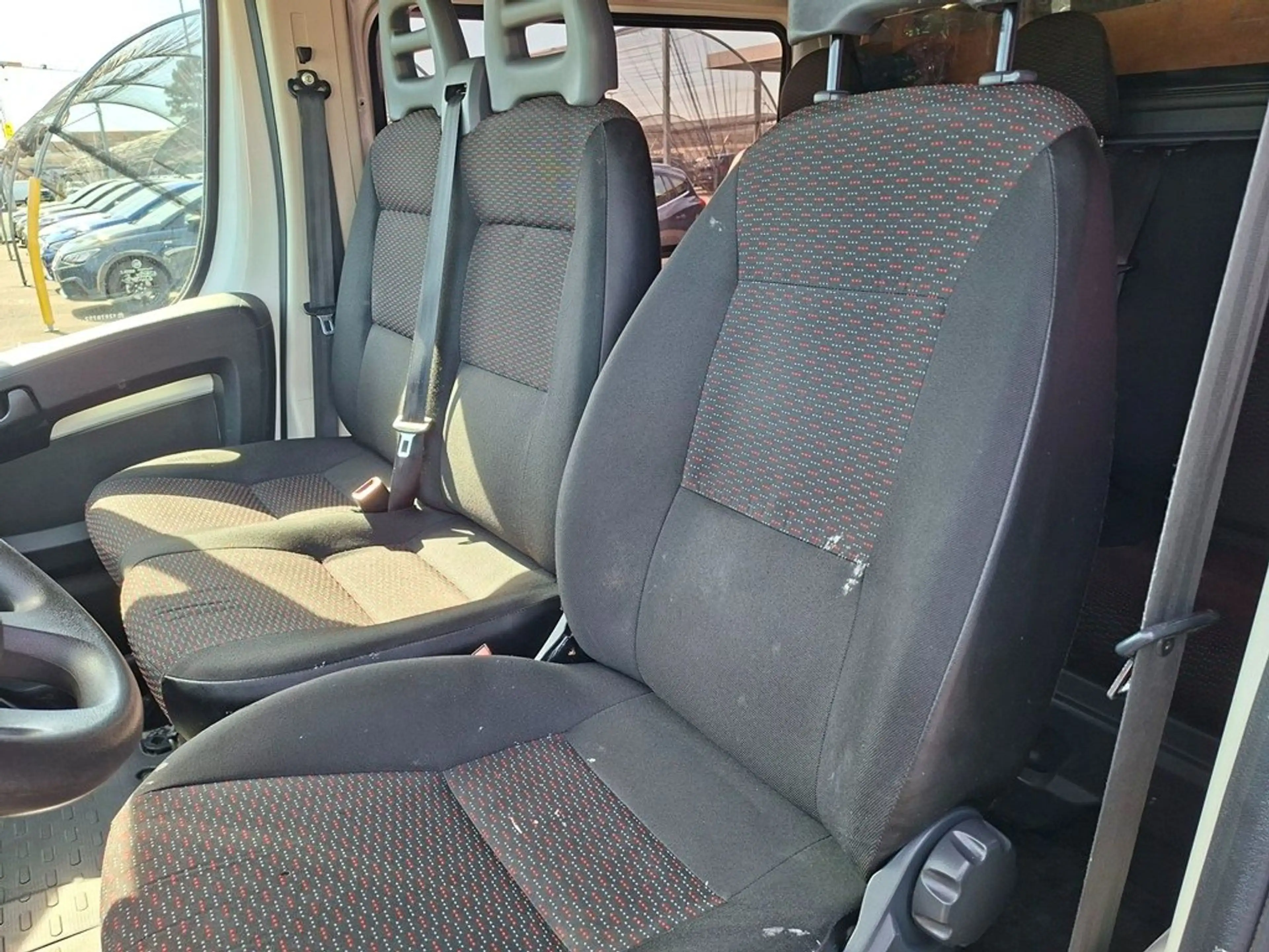 Peugeot Boxer 333 L2H2 Pro BlueHDi 140 Stop * 6 SITZER — photo 11