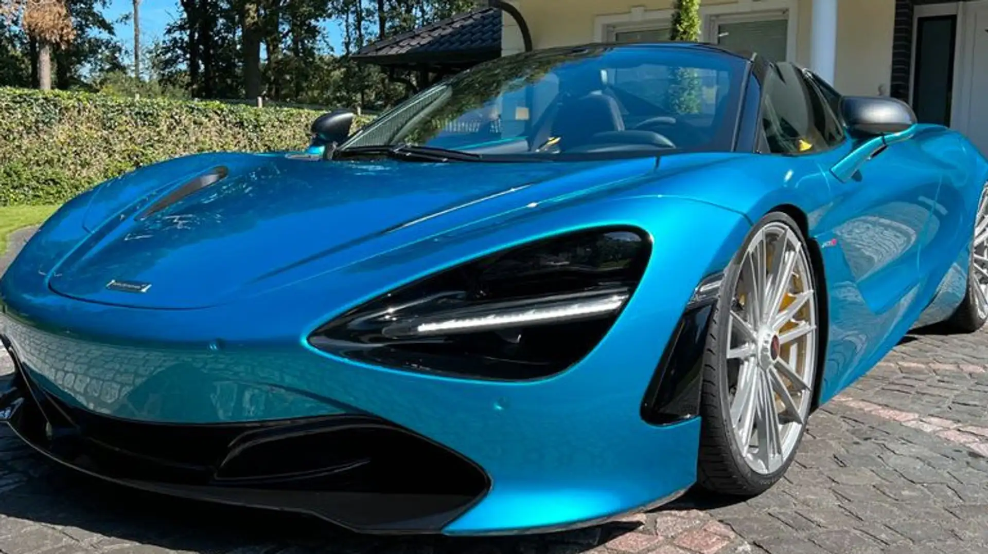 McLaren 720S Spider Синій - 1