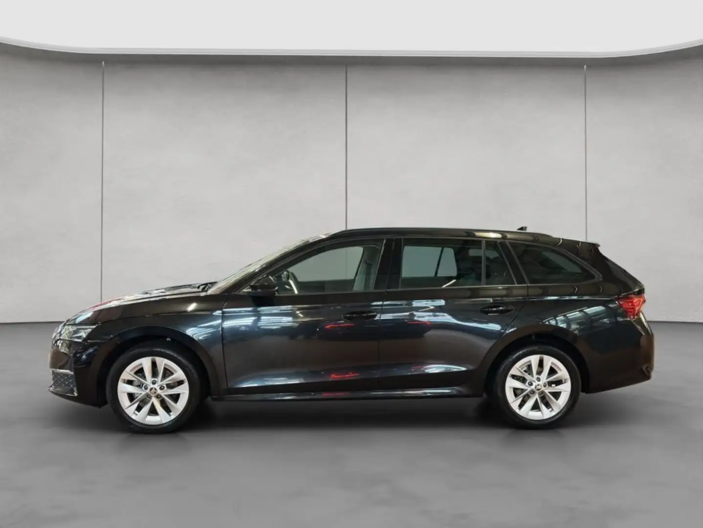 Skoda Octavia Combi 1.5 TSI mHEV DSG AHK Pano Schwarz - 2
