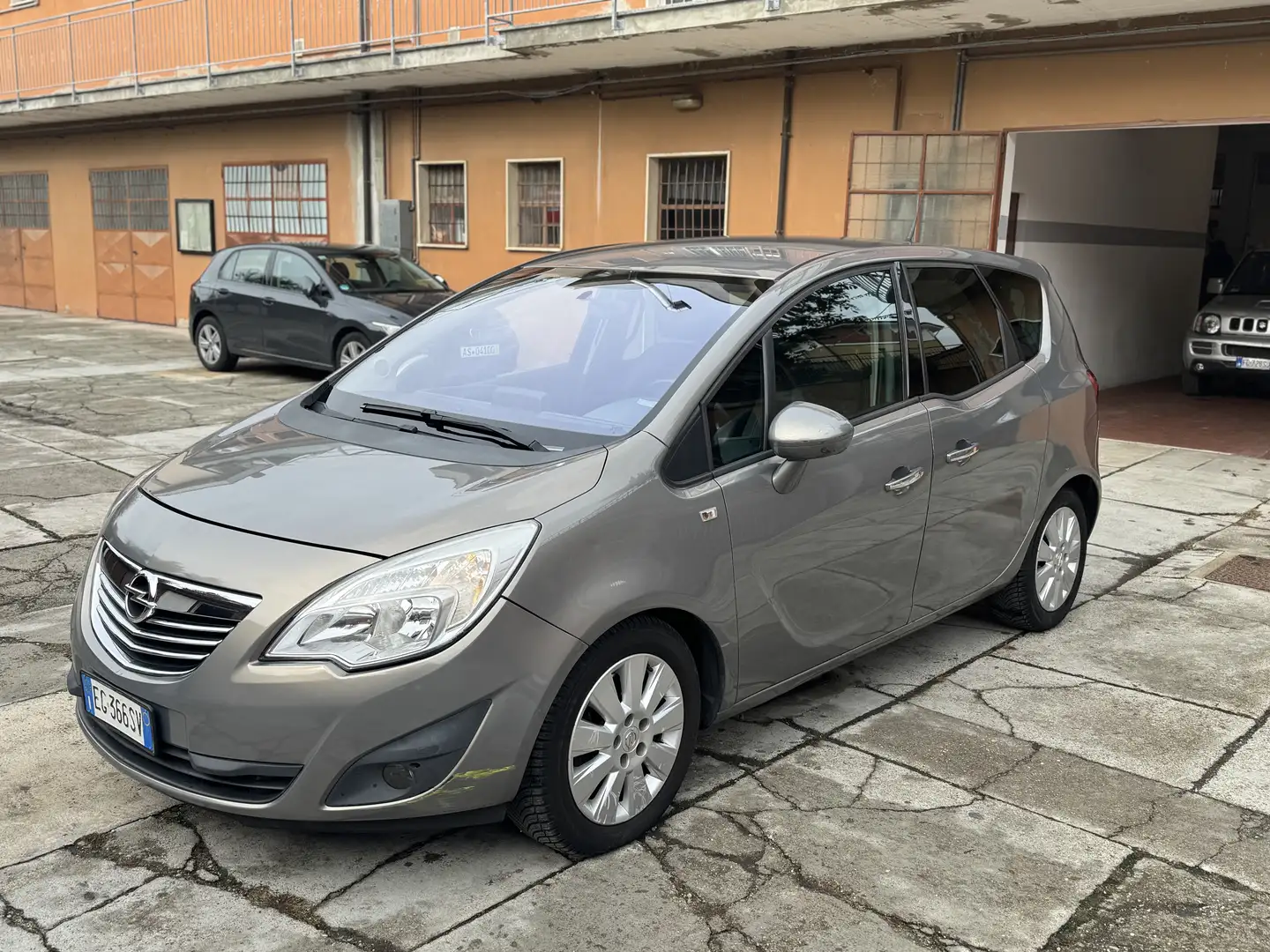 Opel Meriva 1.7 cdti Cosmo 100cv auto - 1