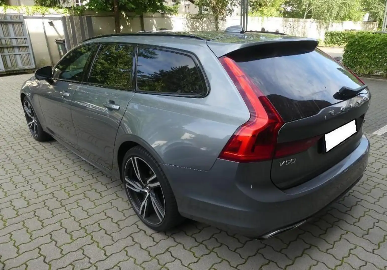 Volvo V90 R Design *LED*STHZ*HuD*PANO*360°*KEY*MEM* Gris - 2