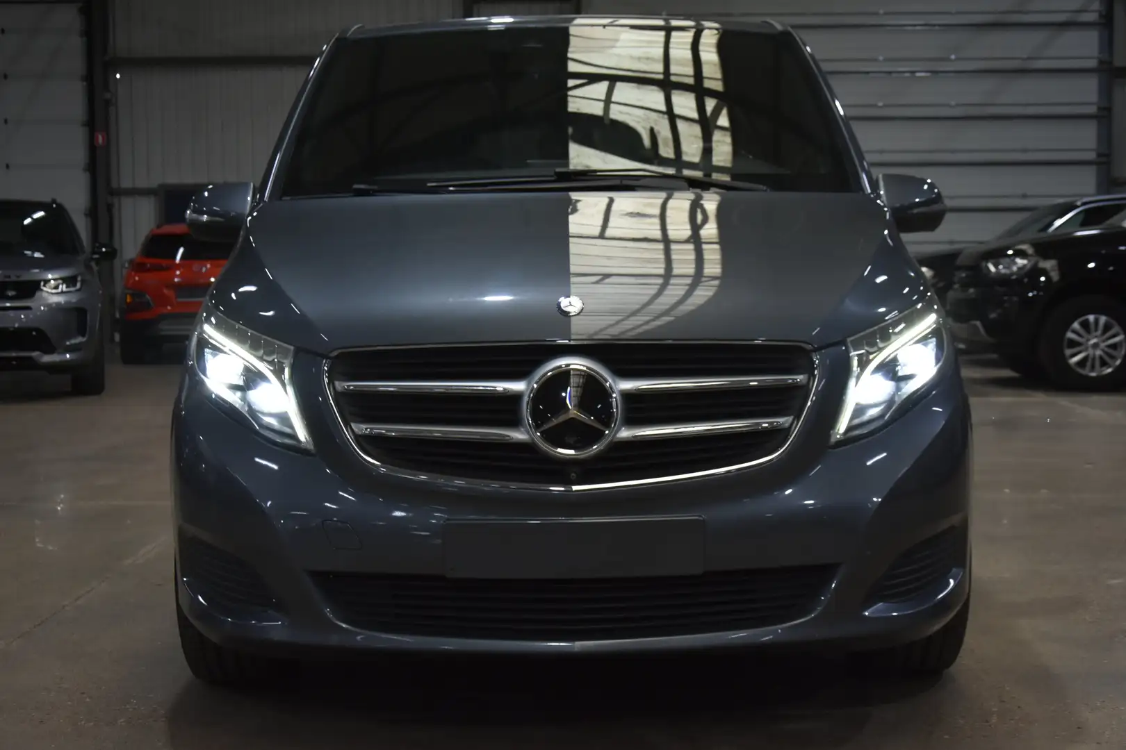 Mercedes-Benz V 250 d Avantgarde Szary - 2