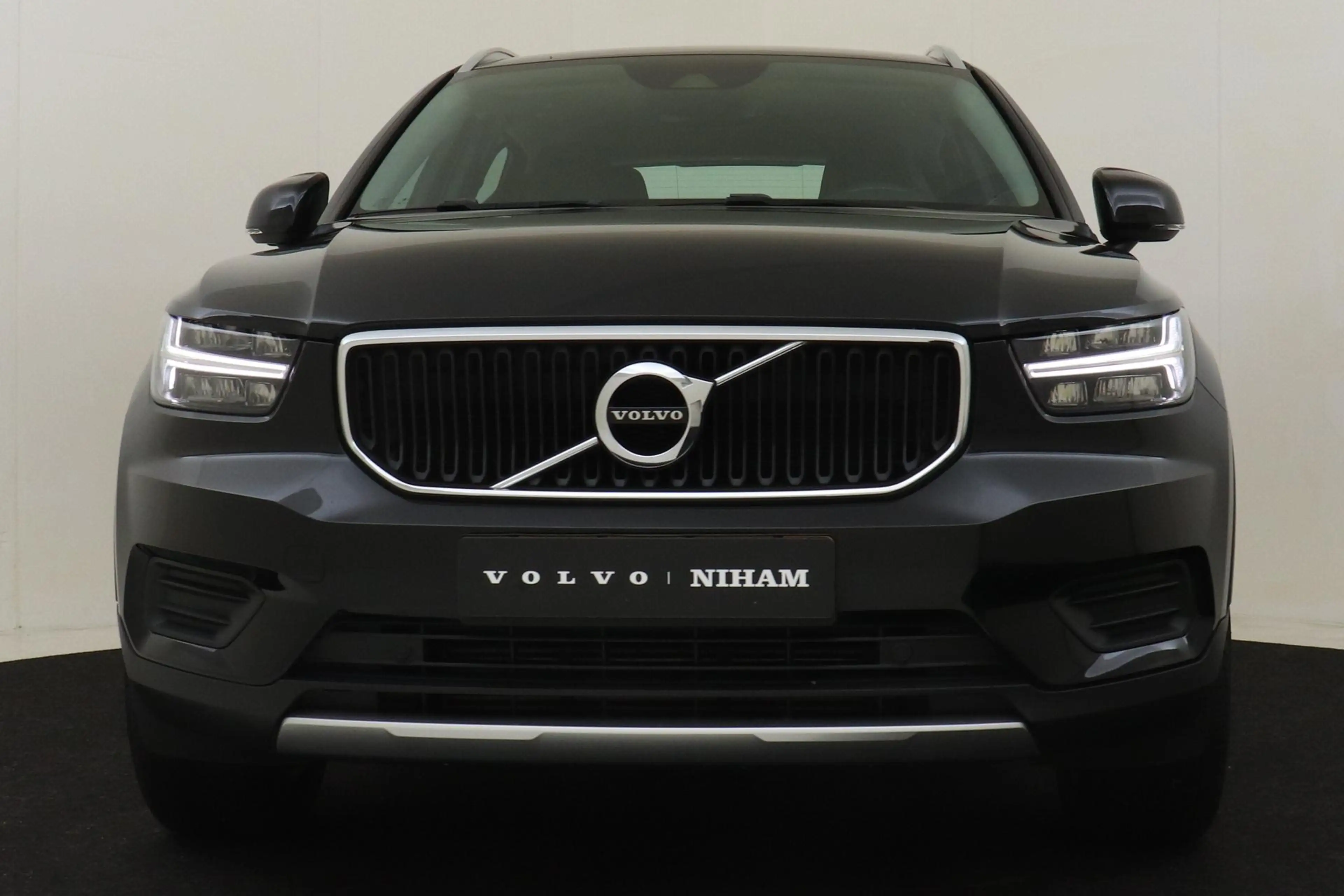 Volvo XC40 T2 AUT. MOMENTUM -CRUISE|CARPLAY|NAVI|LED|PDC.A|TR — photo 9