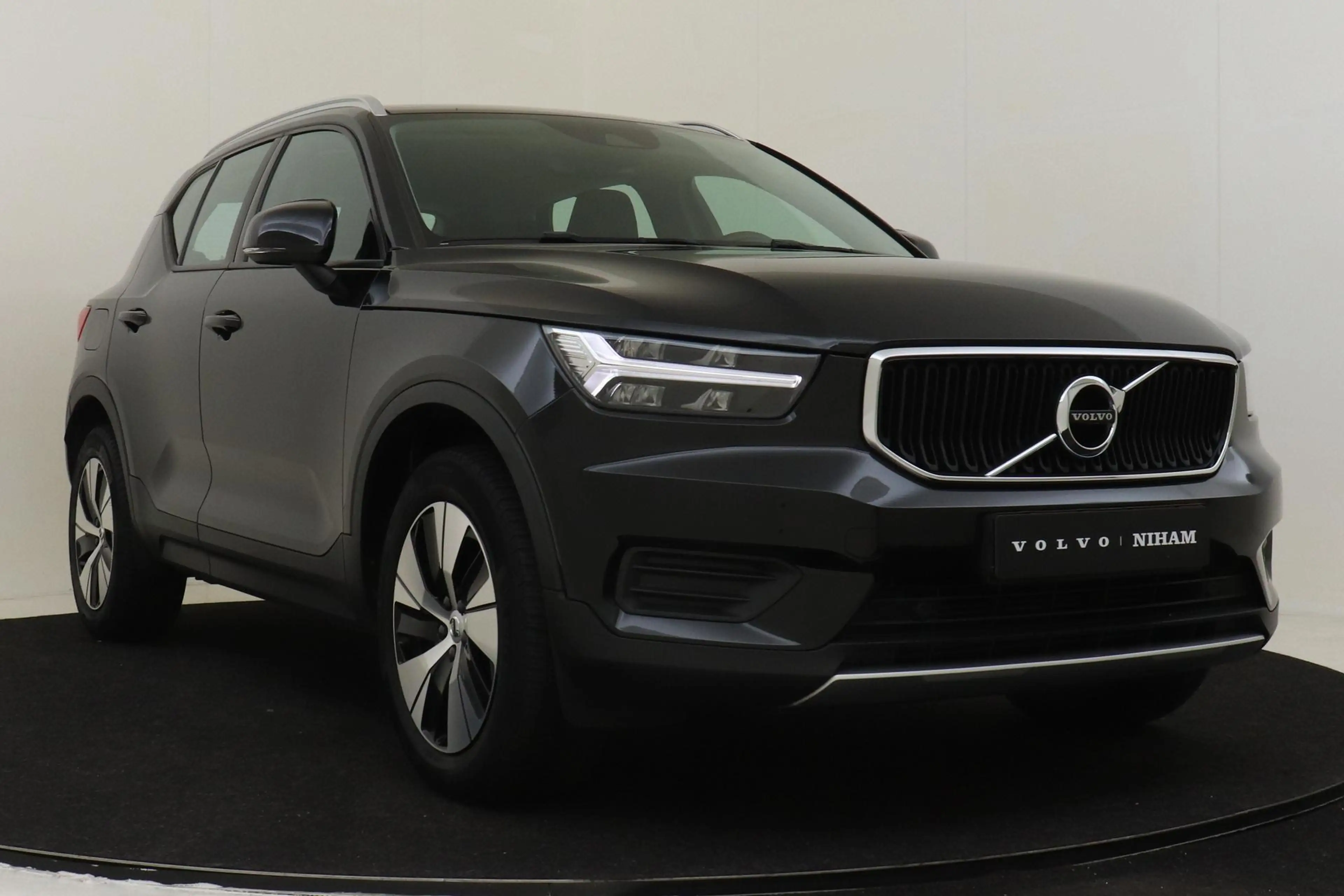 Volvo XC40 T2 AUT. MOMENTUM -CRUISE|CARPLAY|NAVI|LED|PDC.A|TR — photo 11