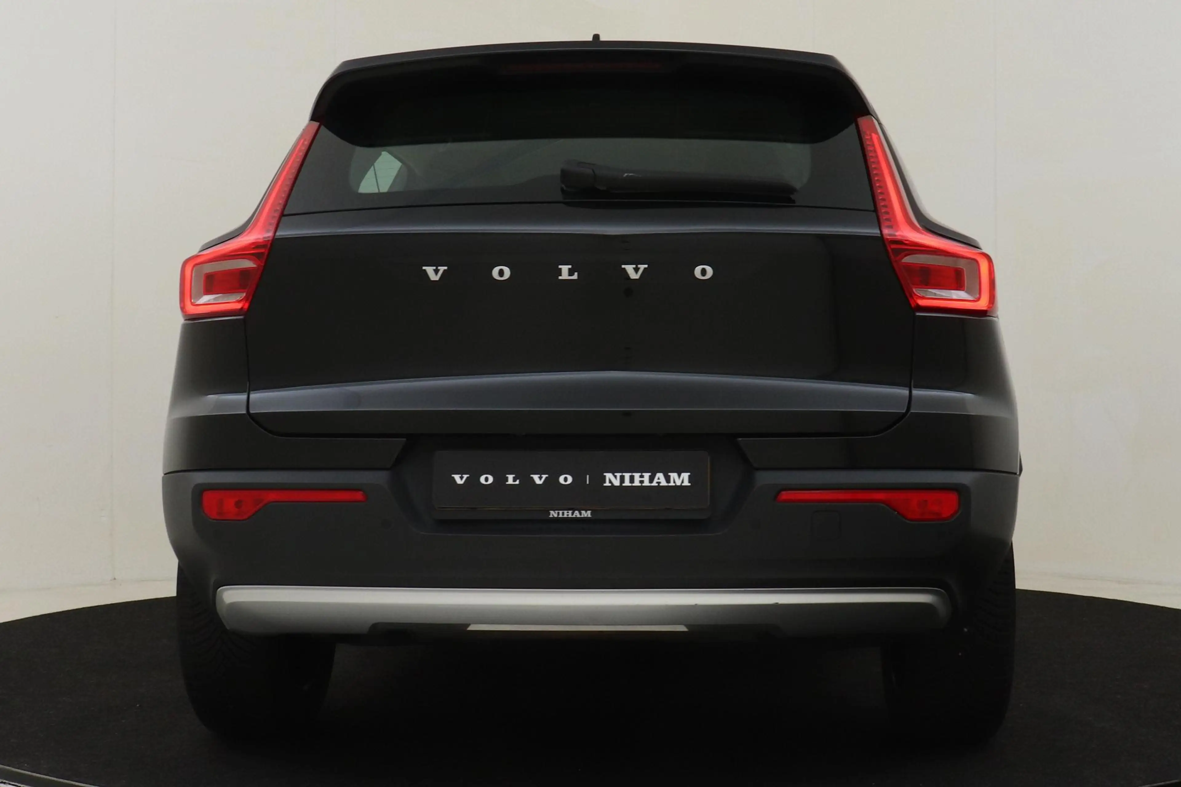 Volvo XC40 T2 AUT. MOMENTUM -CRUISE|CARPLAY|NAVI|LED|PDC.A|TR — photo 15