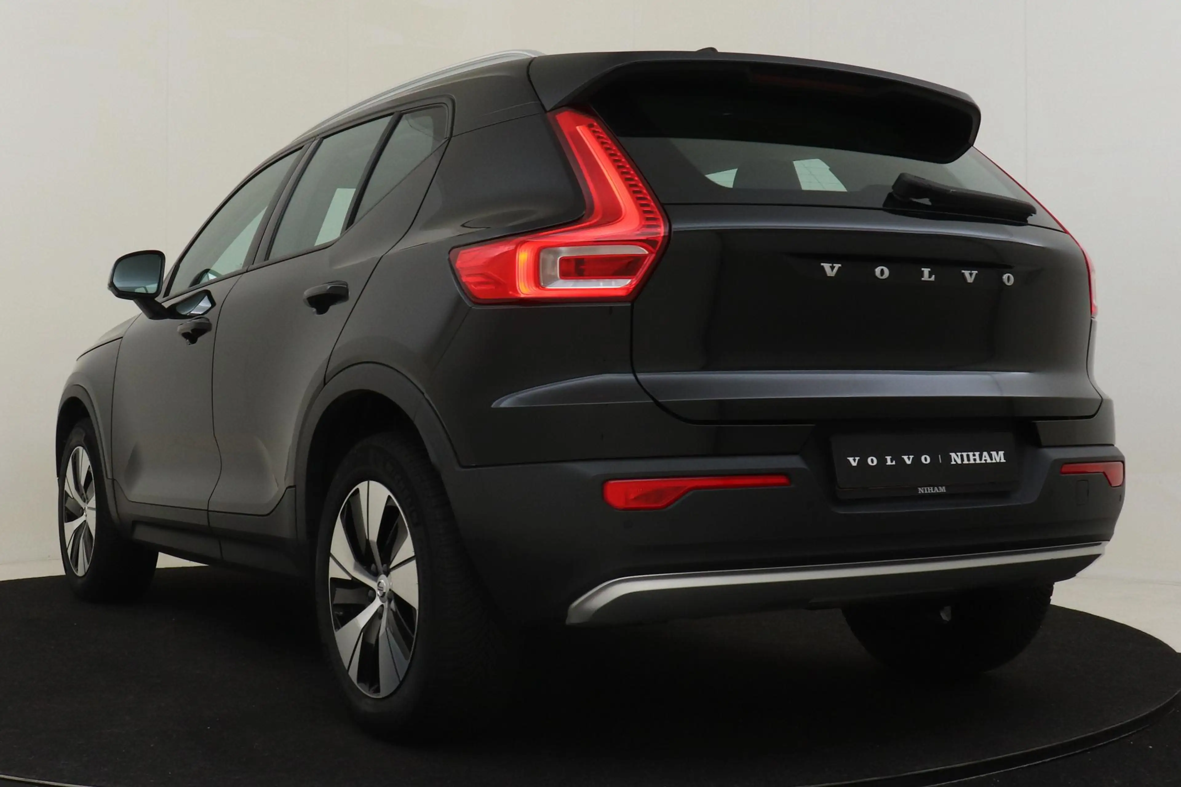 Volvo XC40 T2 AUT. MOMENTUM -CRUISE|CARPLAY|NAVI|LED|PDC.A|TR — photo 5