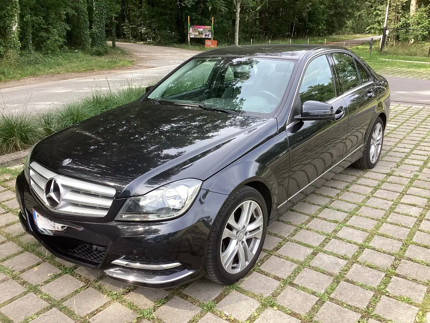 Mercedes-Benz C 200 C 200 CDI DPF (BlueEFFICIENCY)7G-TRONIC Avantgarde Noir - 1