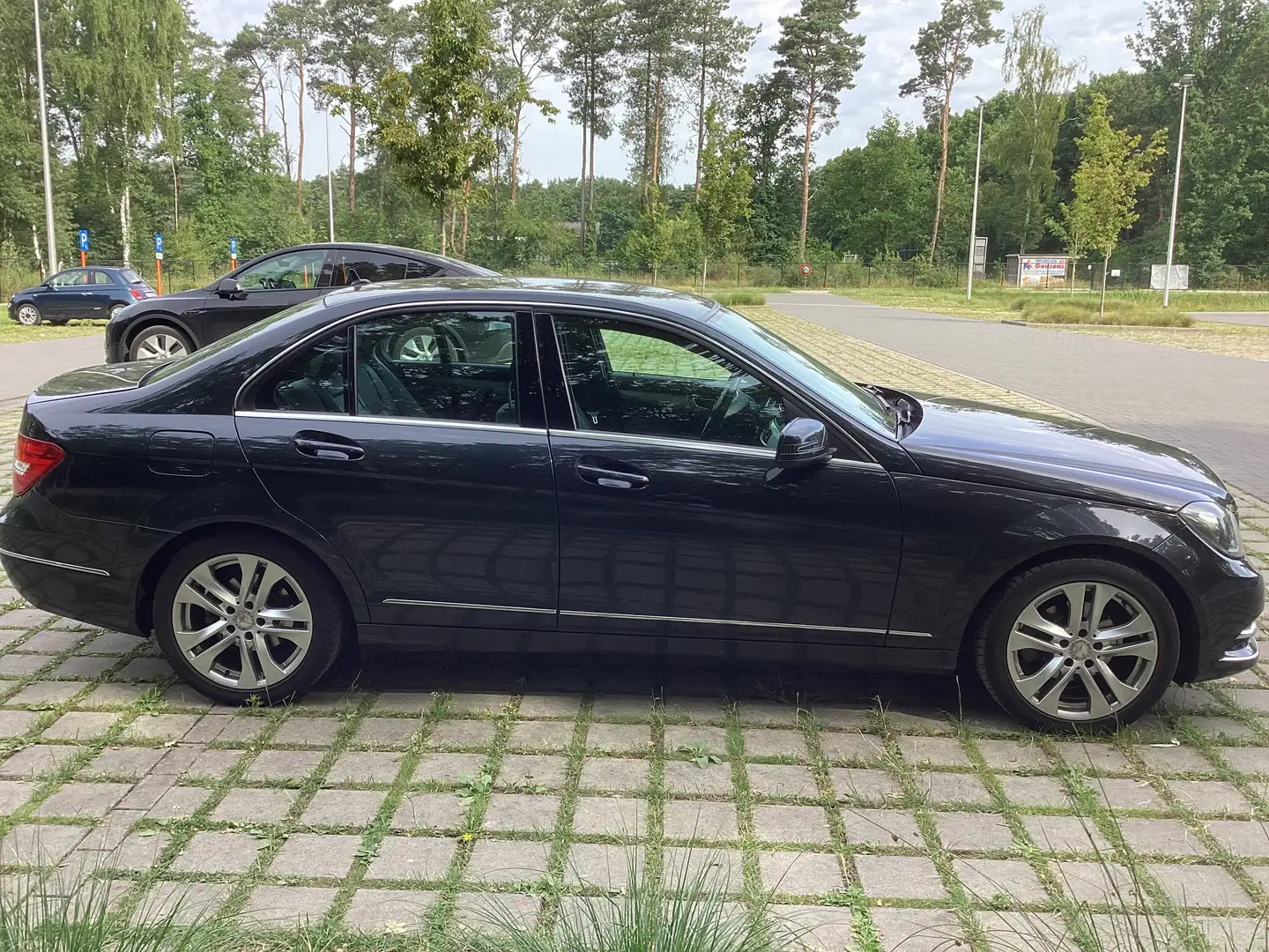 Mercedes-Benz C 200 C 200 CDI DPF (BlueEFFICIENCY)7G-TRONIC Avantgarde Noir - 2