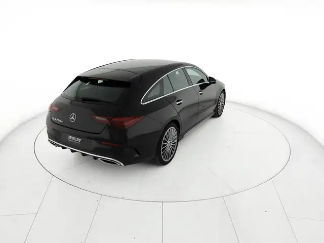 Mercedes-Benz Cla view 3
