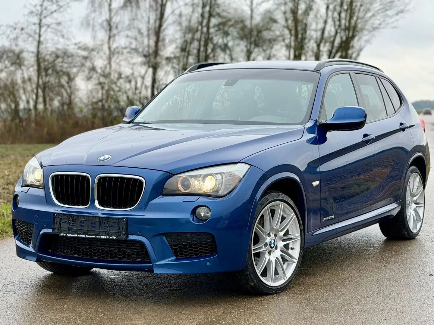 BMW X1 20 d xDrive. * M- Paket * Euro 5 * Blau - 1