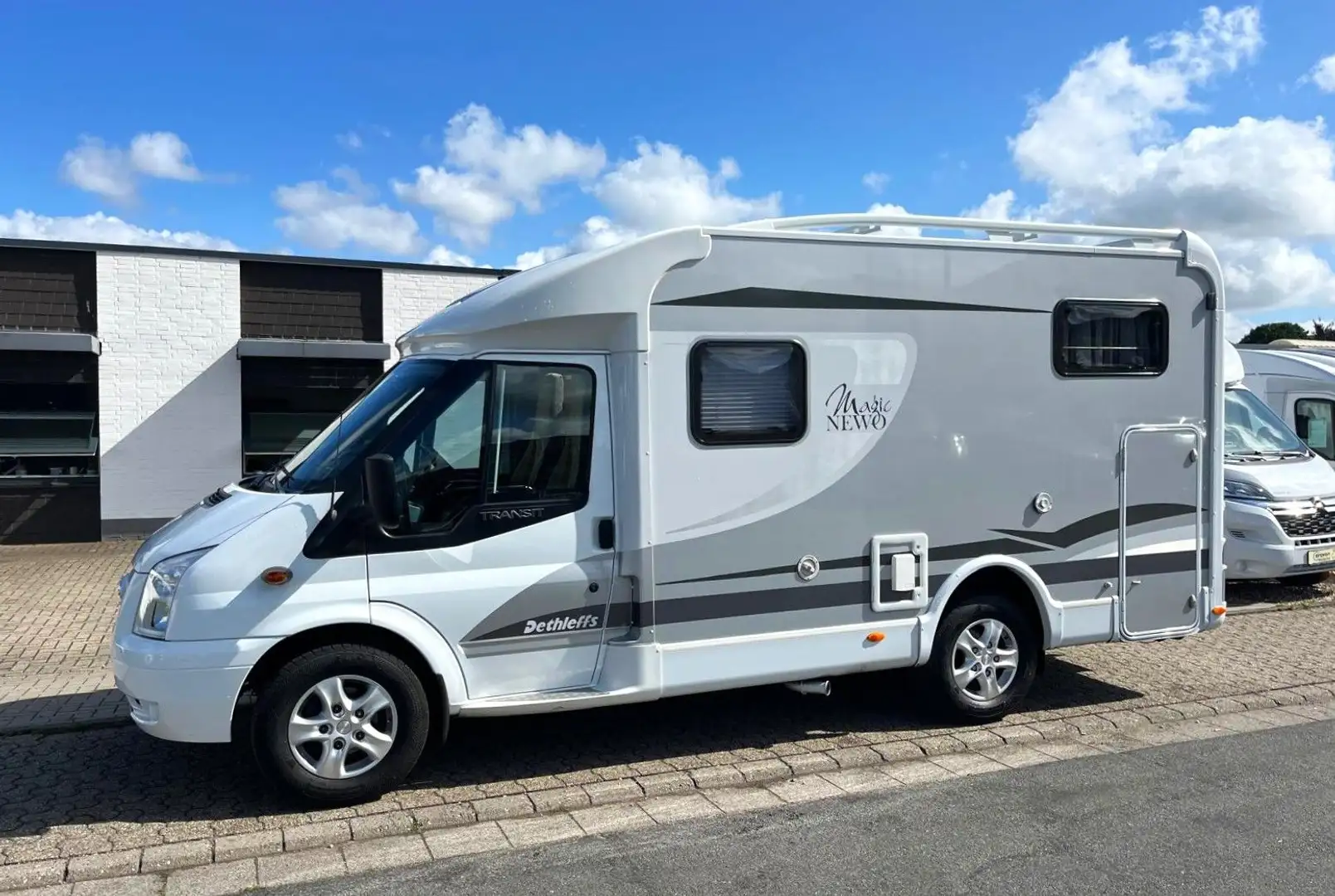 Dethleffs GlobeVan 01 - Festbett - auto.Sat/TV - Klima - Blanc - 1