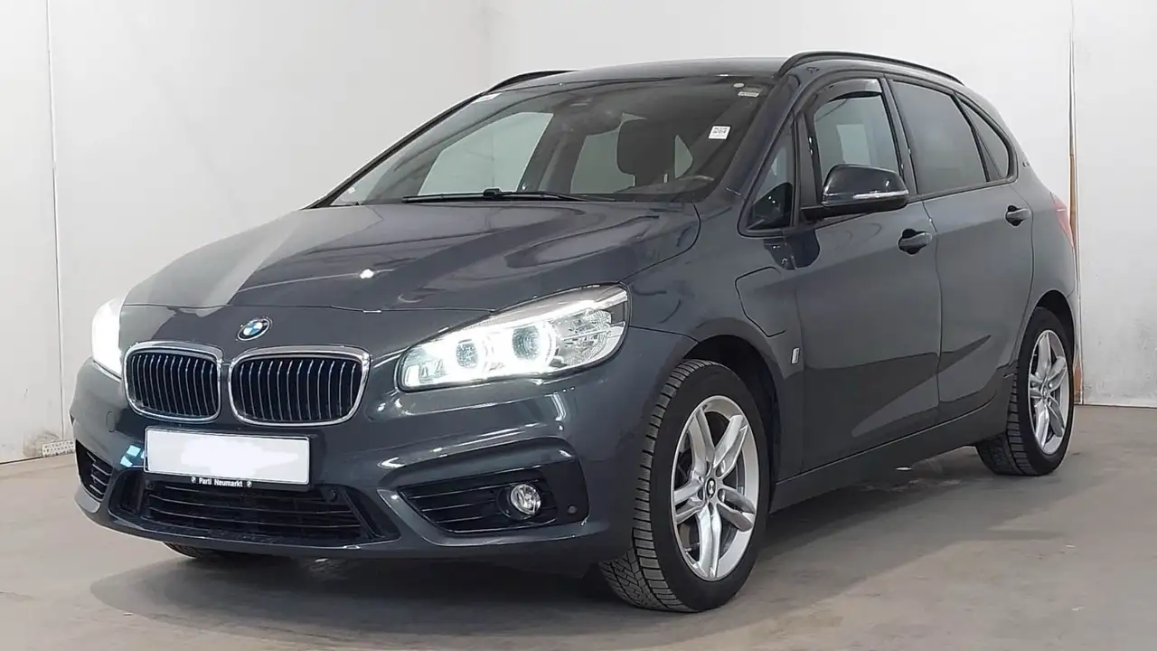 BMW 225