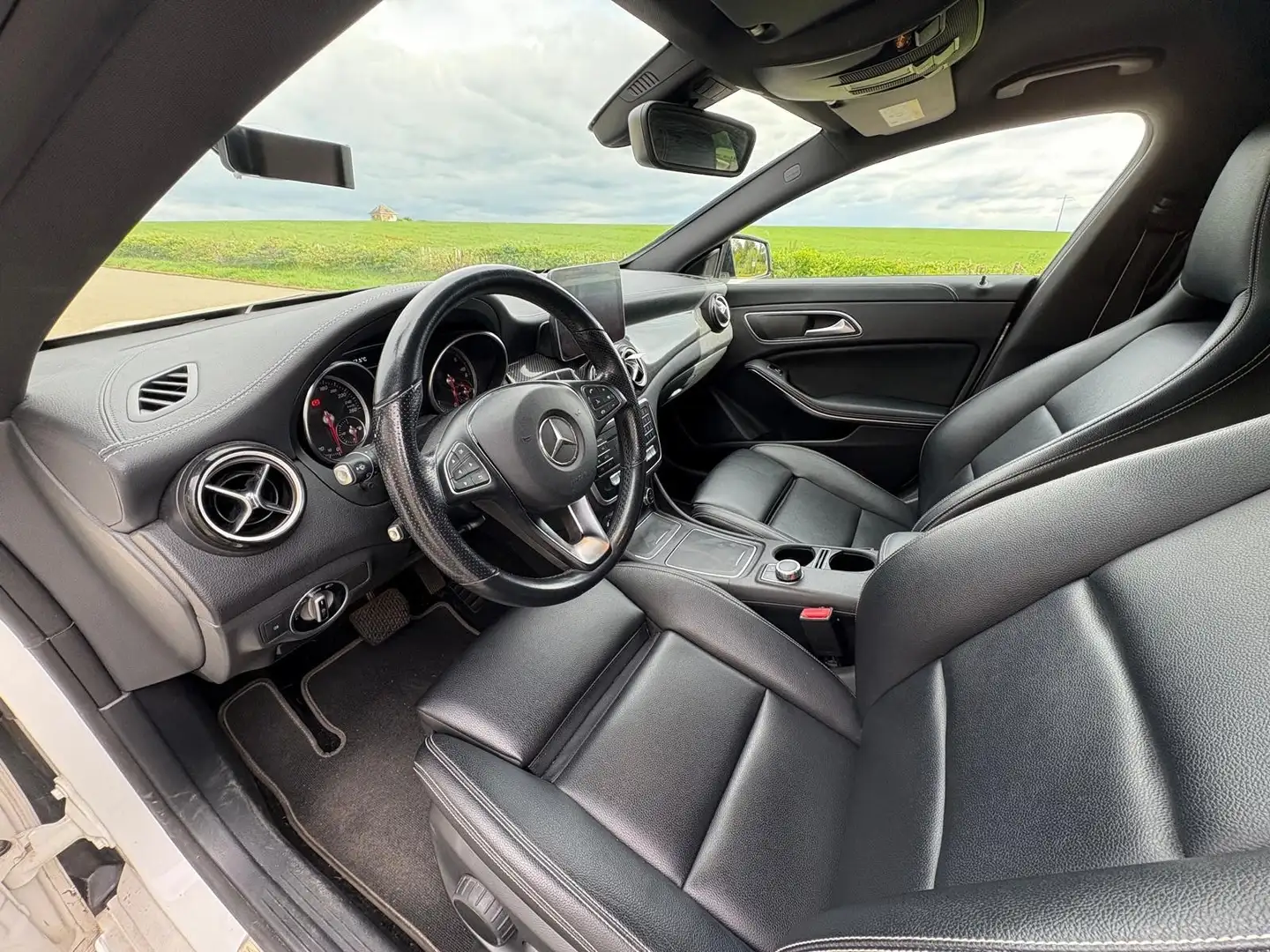 Mercedes-Benz CLA 200 d 4-Matic (EU6d-TEMP) Wit - 2