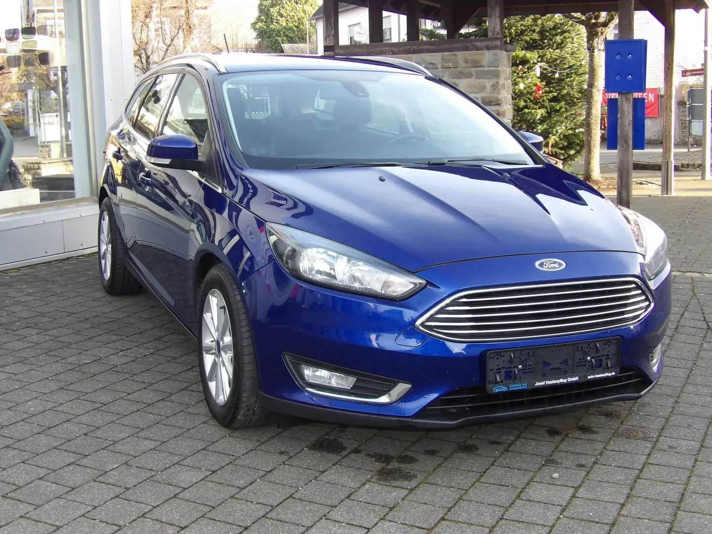 Ford Focus Titanium neuer Zahnriemen, Inspektion + Bremsen Bleu - 1