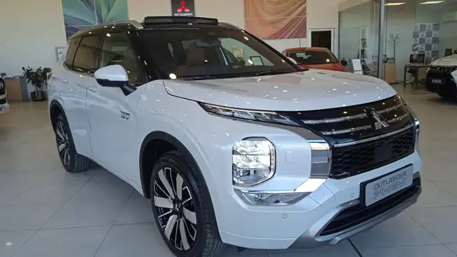 Mitsubishi Outlander PHEV First Edition 4WD