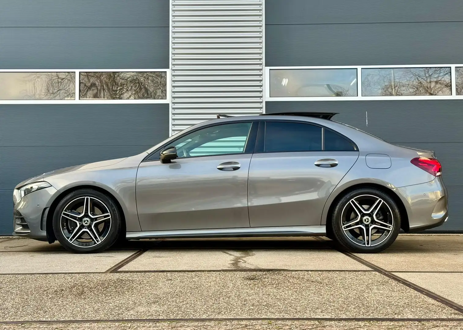 Mercedes-Benz A 220 Premium |Pano |360° |Sfeer |Keyless |Stoelverw. Gris - 2
