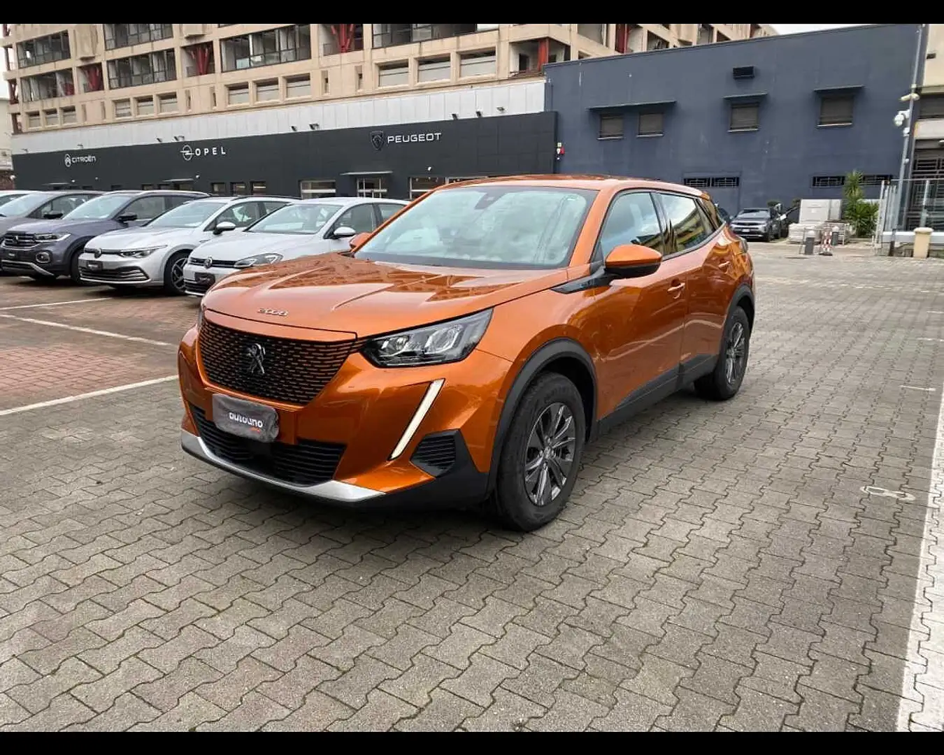 Peugeot 2008 NUOVA e-2008 - Motore Elettrico 136cv (100 kW) ACT Arancione - 1