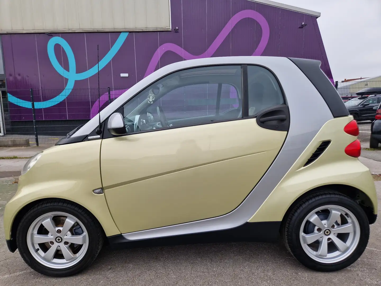 smart forTwo AUTOMATIK,SERVO,KLIMA,SITZH,NAVI INSP+TÜV NEU Beige - 2