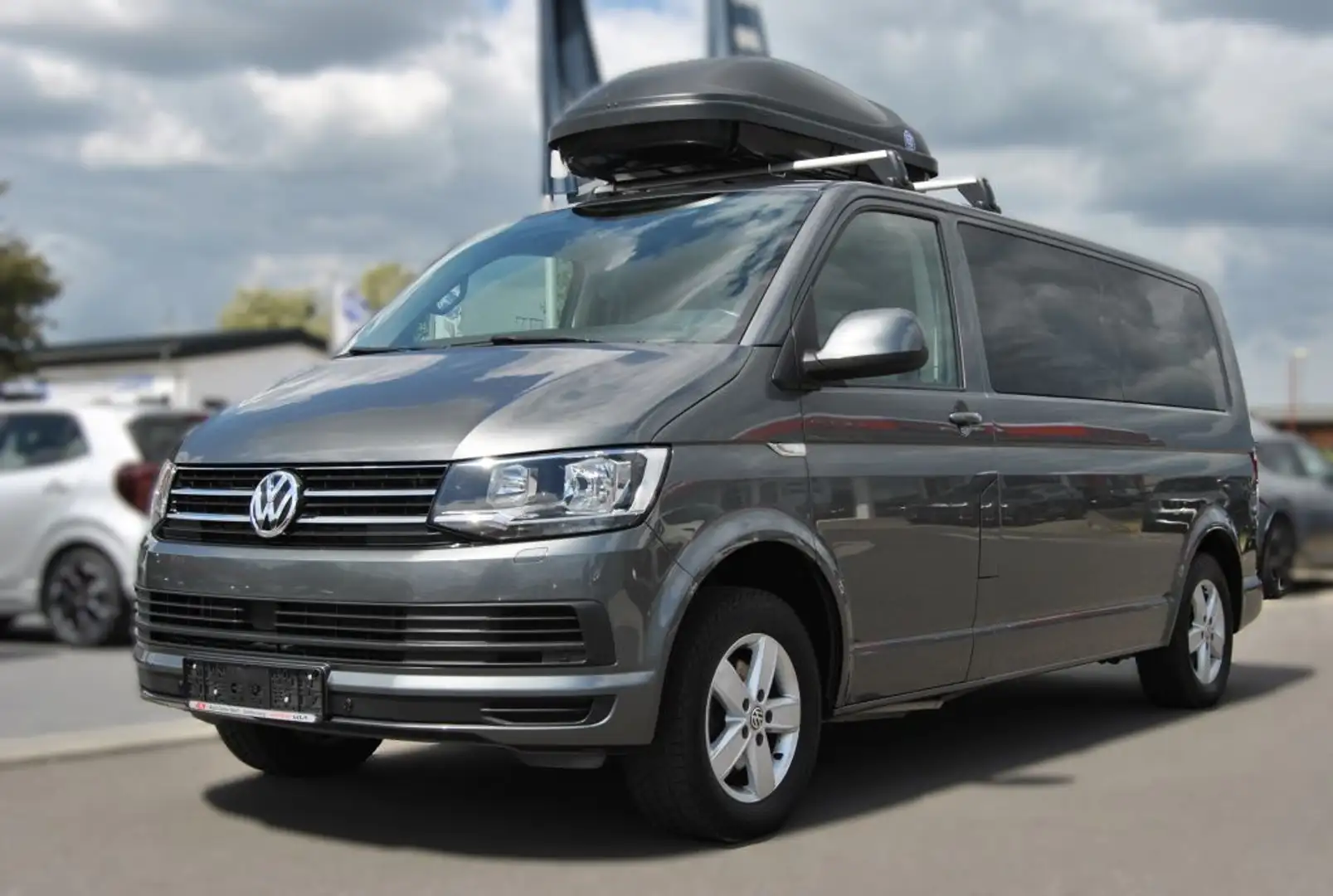 Volkswagen Transporter Caravelle DSG Lang Comfortline - 1