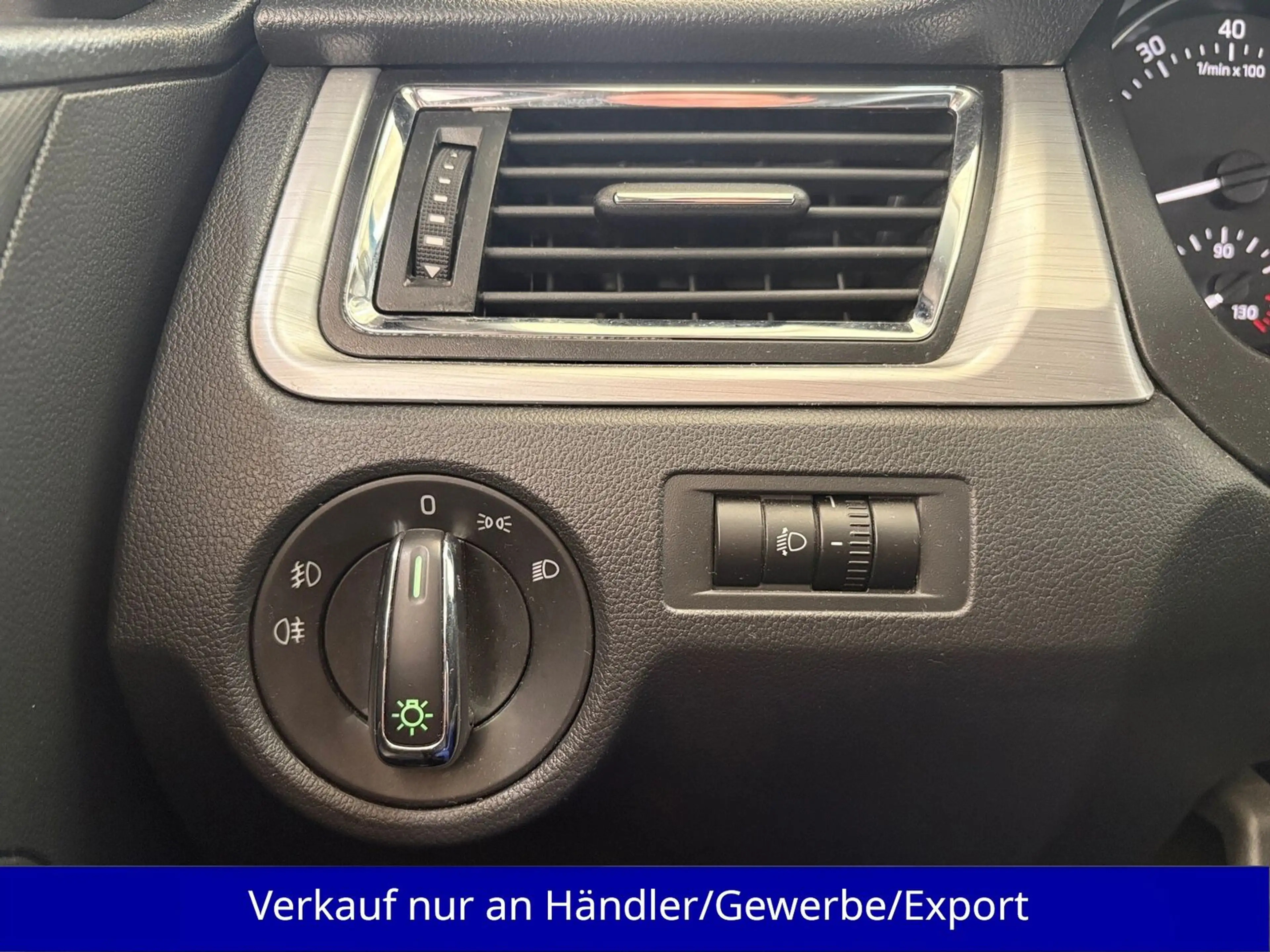 Skoda Rapid/Spaceback Spaceback 1.4 TSI Automatik AAC SHZ PDC — photo 15