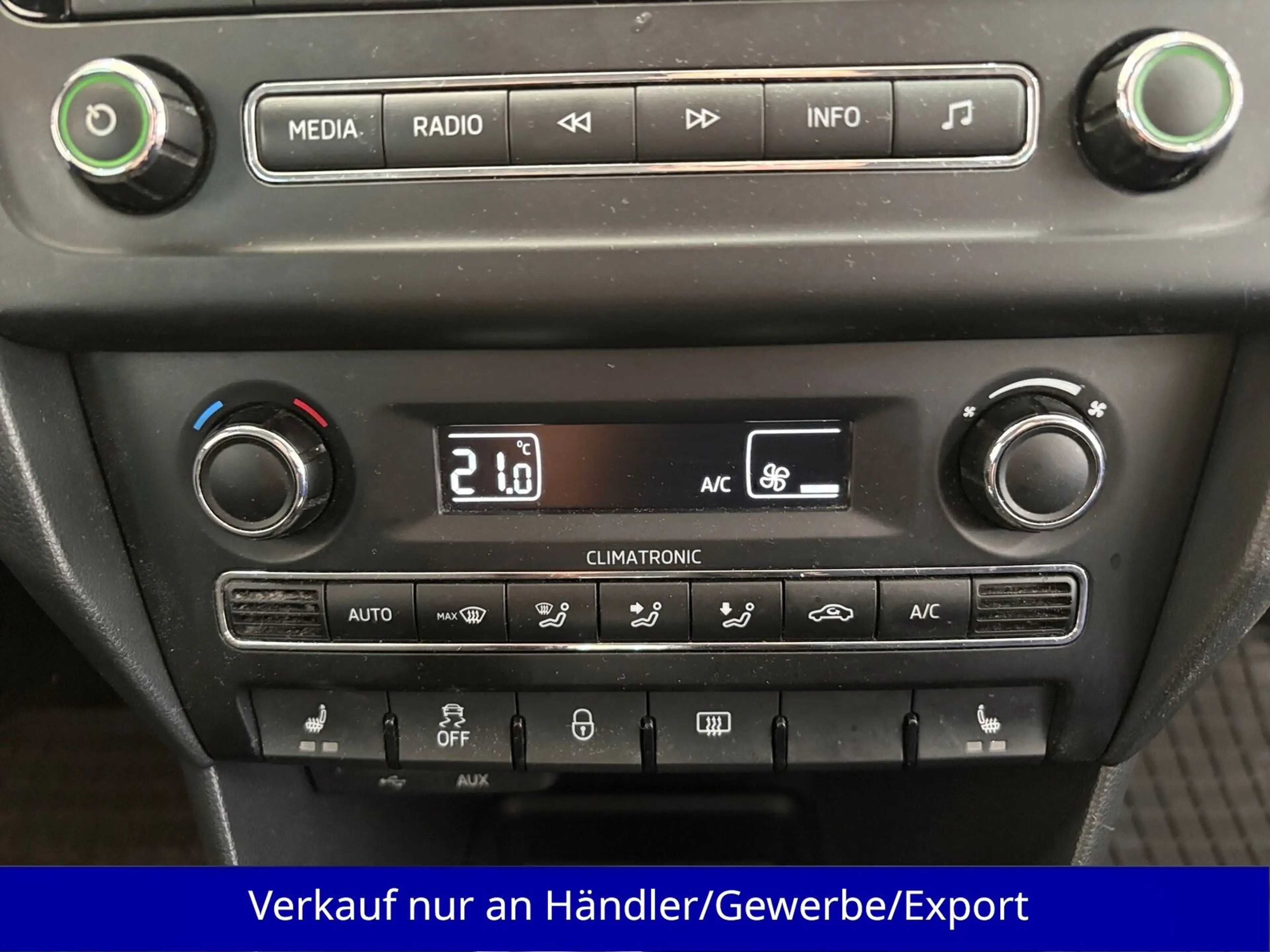 Skoda Rapid/Spaceback Spaceback 1.4 TSI Automatik AAC SHZ PDC — photo 13