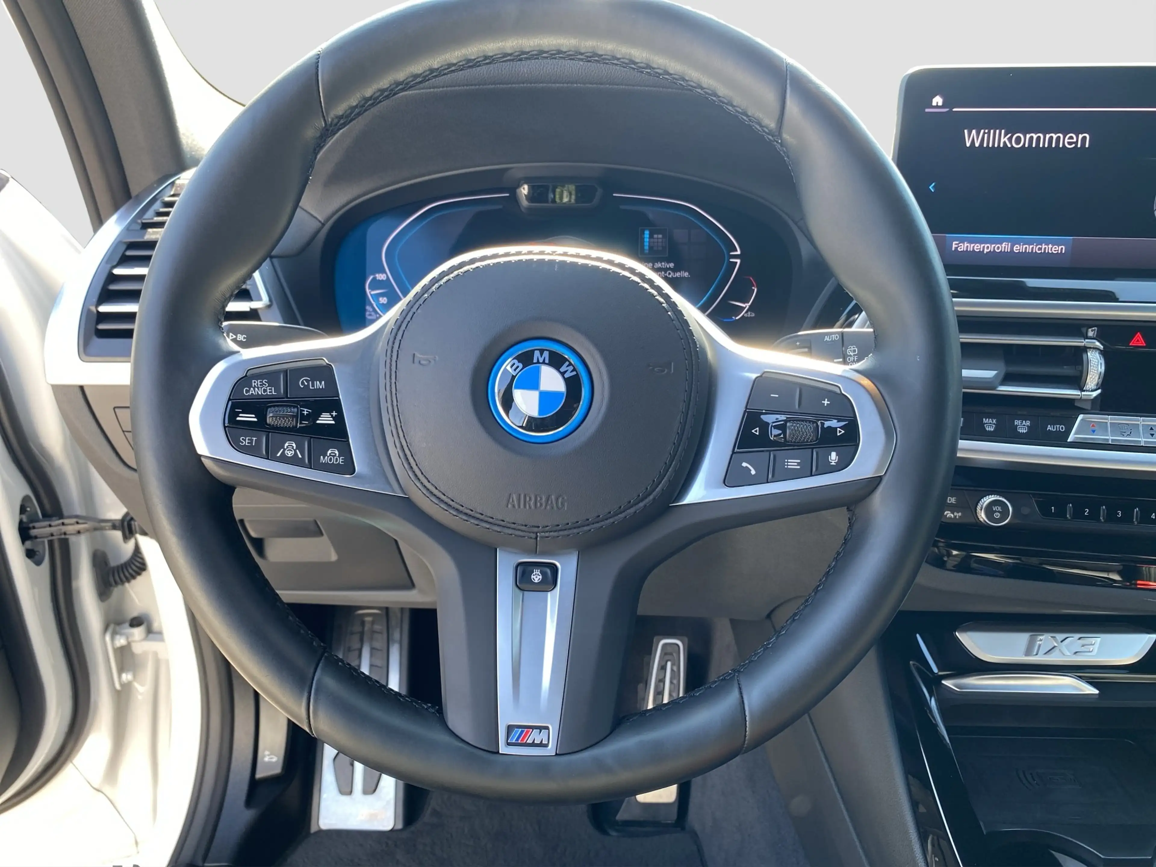 BMW iX3 ///M-Sport DrvAssProf PanoSD AHK RFK DAB — photo 13