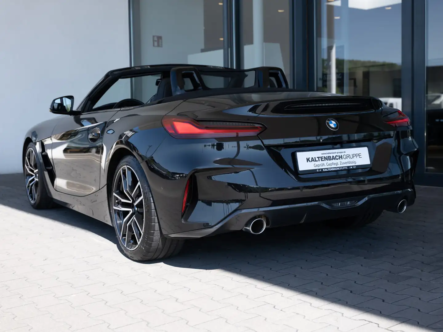 BMW Z4 Roadster sDrive 30i M-Sportpaket NAVI ACC Černá - 2