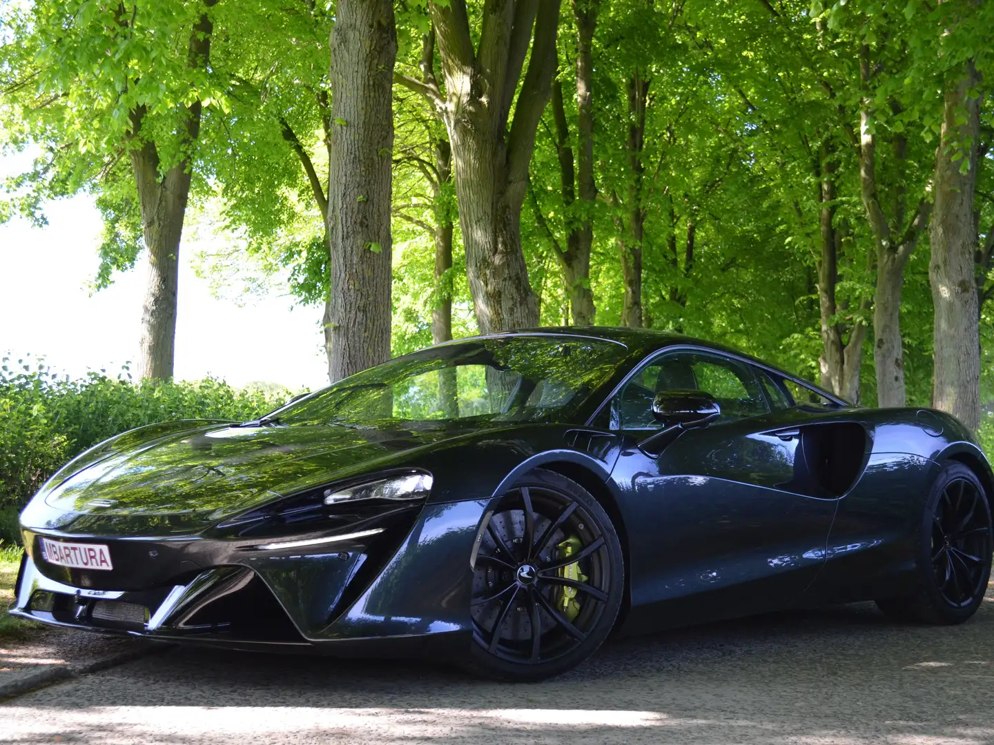 McLaren Artura Gris - 1