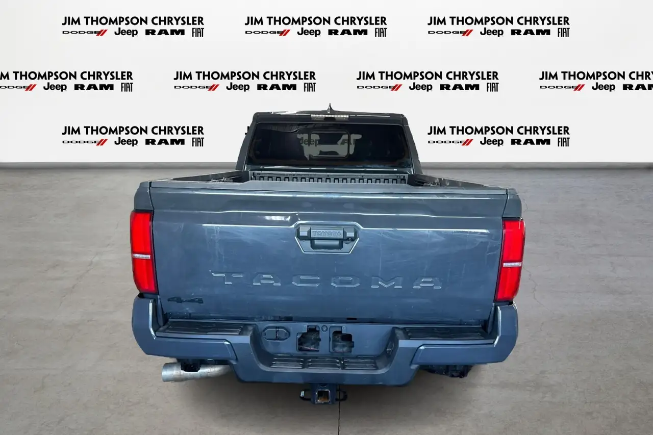 Toyota Tacoma снимка Toyota Tacoma