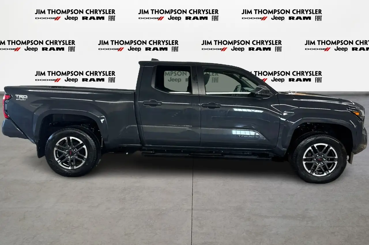 Toyota Tacoma снимка Toyota Tacoma