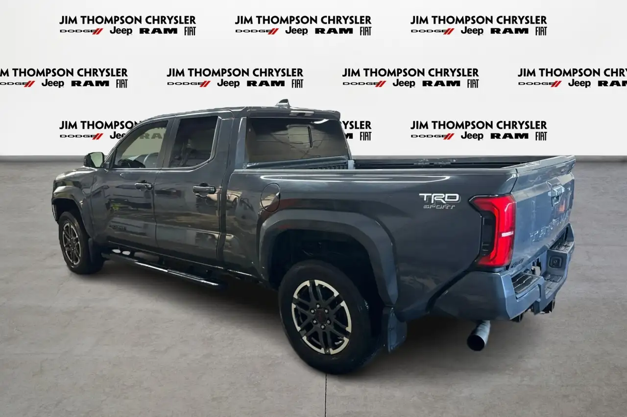 Toyota Tacoma снимка Toyota Tacoma