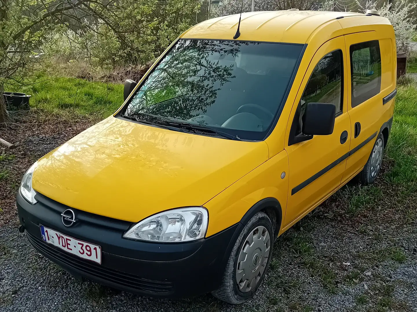 Opel Combo 1.7 DTH CDTi Enjoy Geel - 1