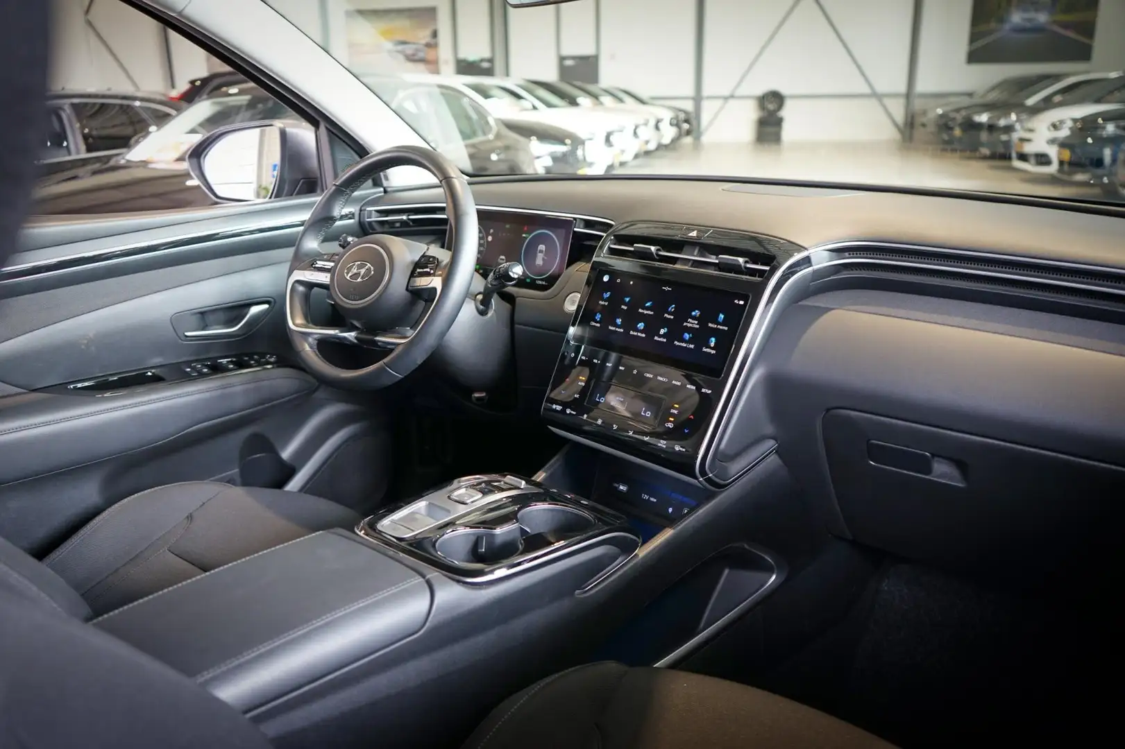 Hyundai TUCSON 1.6 T-GDI HEV Comfort | ADAPTIVE CRUISE | CLIMA Verde - 2