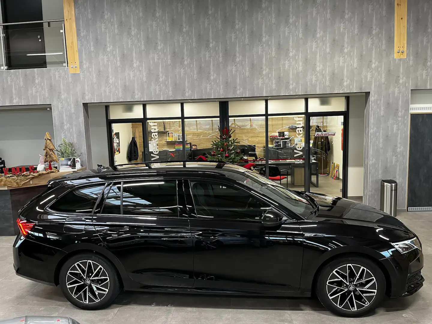 Skoda Octavia Combi Sportline 2.0 TDI DSG ACC 5JG Kam Noir - 2