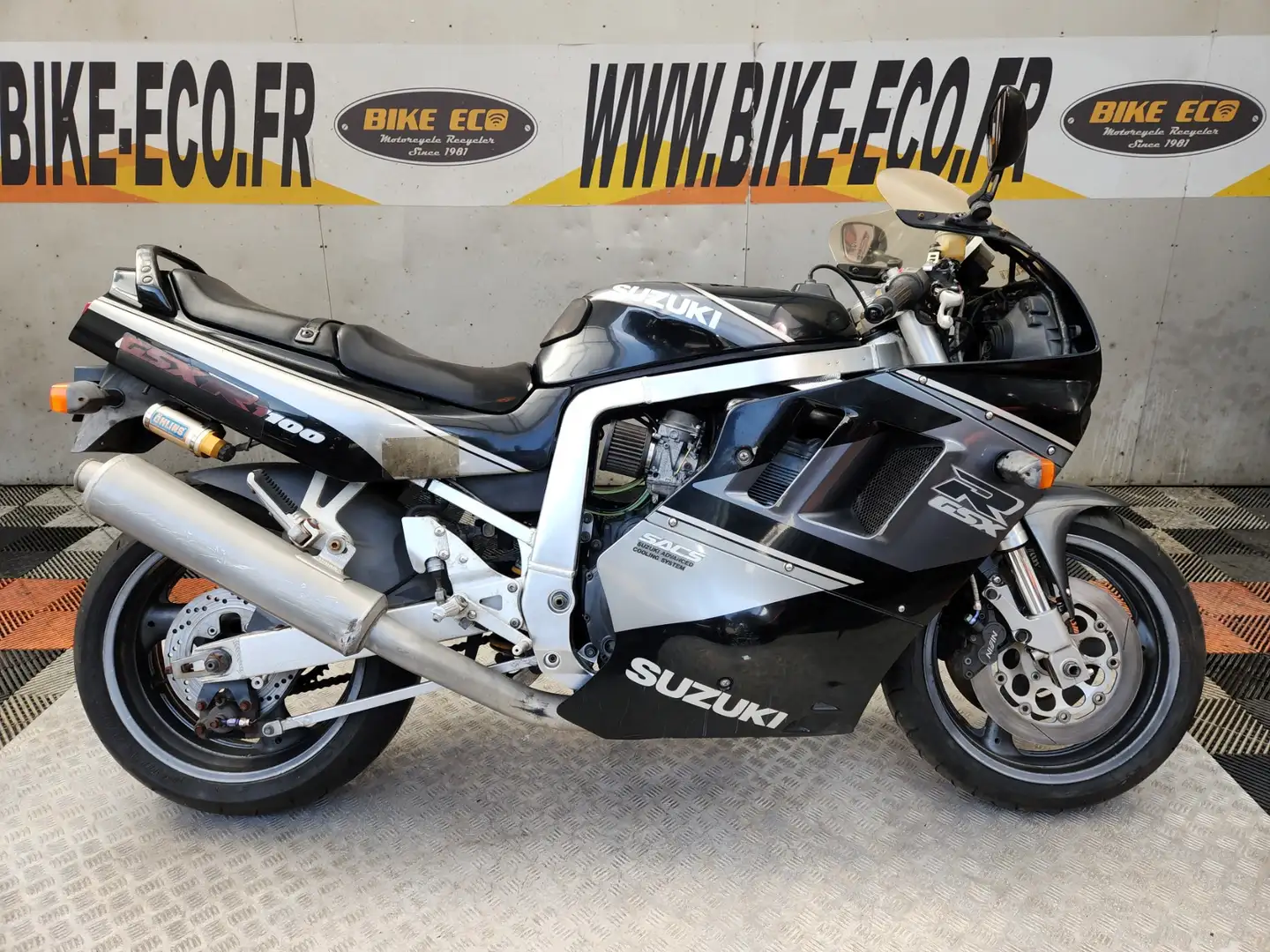 Suzuki GSX-R 1100 Fekete - 1