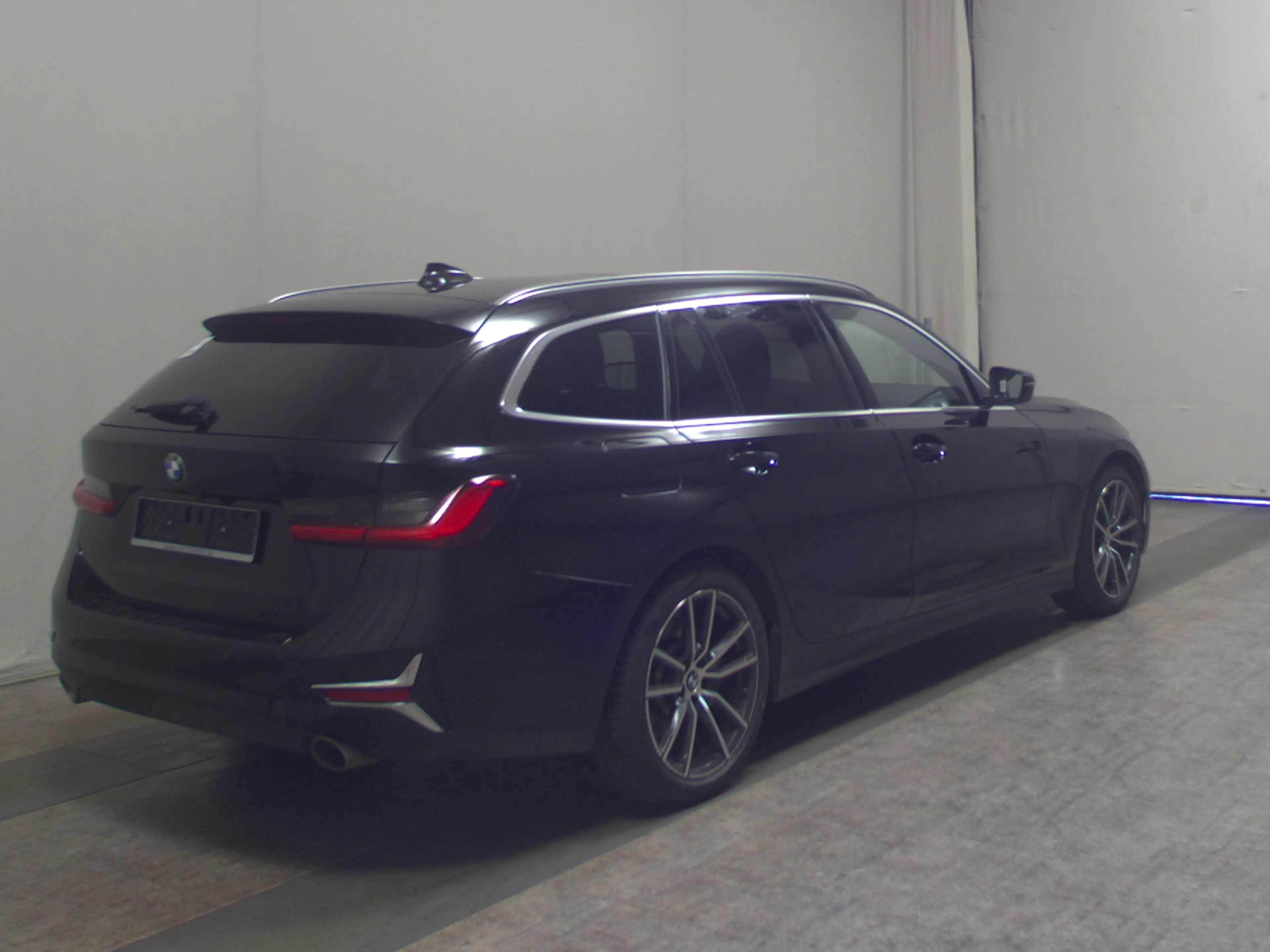 BMW 330 330DA LEDER NAVI SPORTSITZE RADIO TEMPO MFL PANO SHZ VC PDC ACC SOUND LED RfK — photo 4