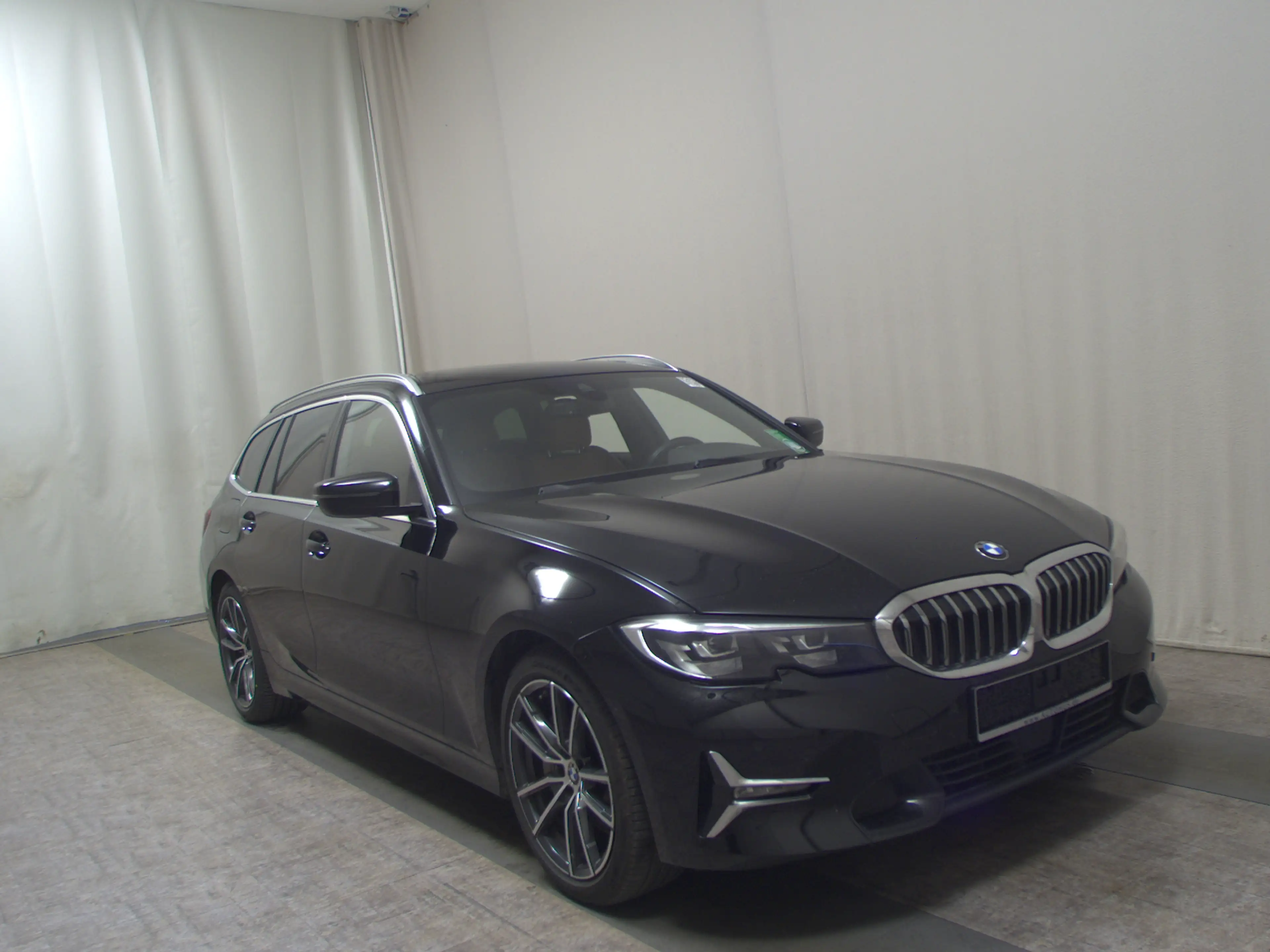 BMW 330 330DA LEDER NAVI SPORTSITZE RADIO TEMPO MFL PANO SHZ VC PDC ACC SOUND LED RfK — photo 3