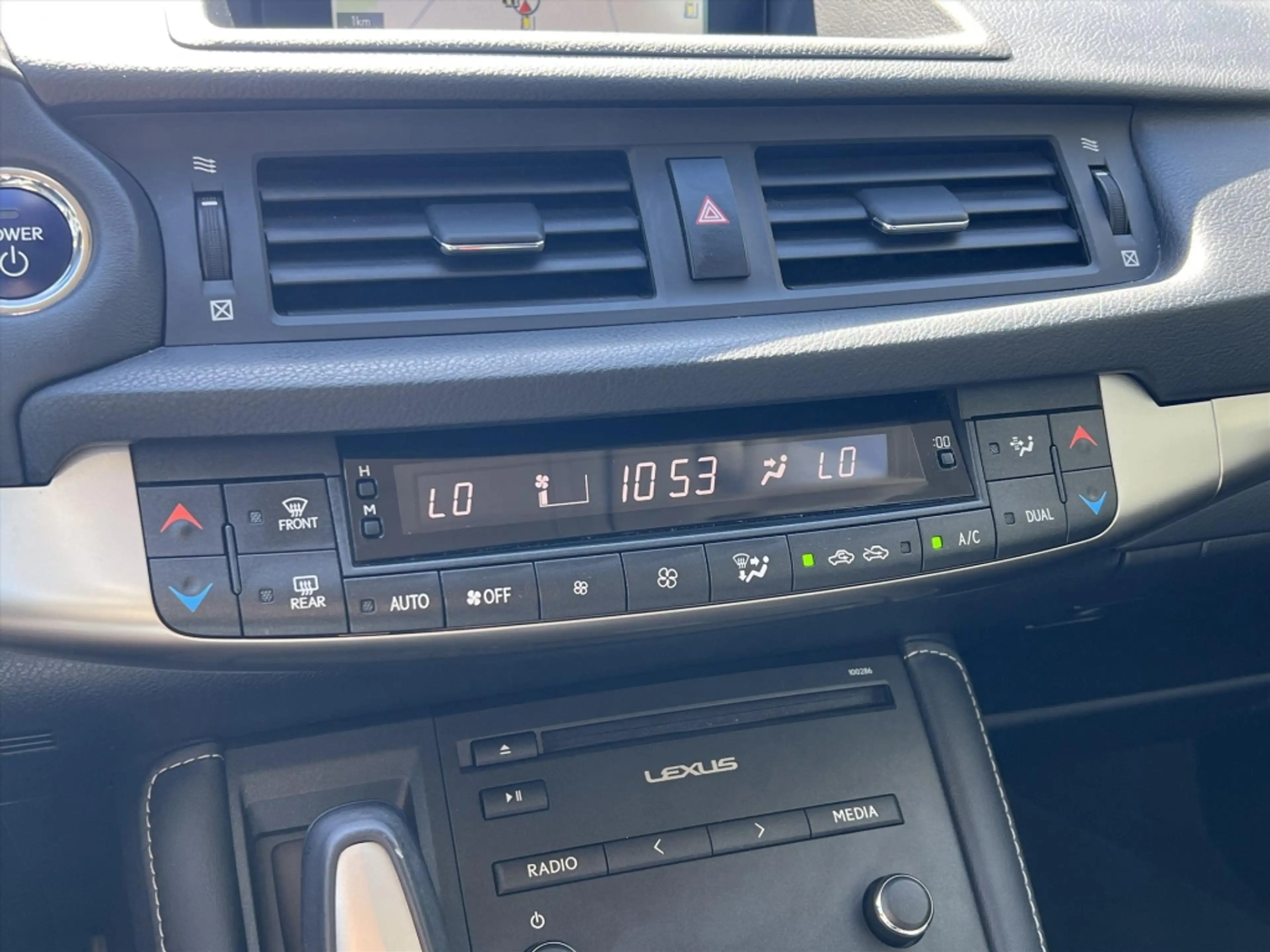 Lexus CT 200h Executive | Half leer, Parkeersensoren, Stoelverwa — photo 23
