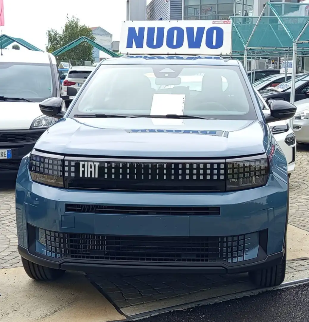 Fiat Grande Panda 1.2 Hybrid 110 CV S&S Icon (da immatricolare) Blau - 2