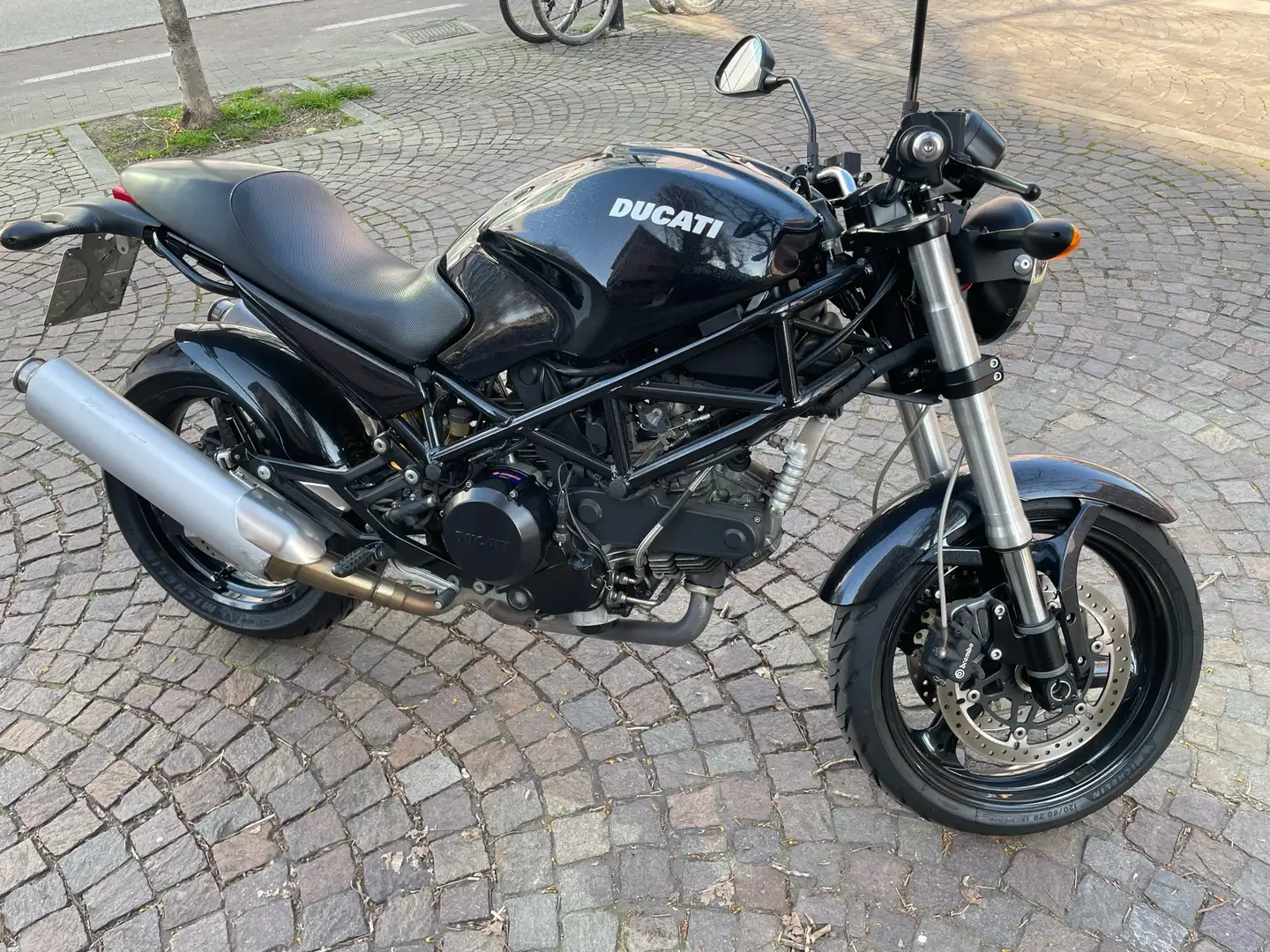 Ducati Monster 695 naked Negru - 1