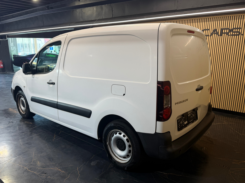 Peugeot Partner 1.6HDI ** 3 PLACES ** GARANTIE 12 MOIS ** — photo 3