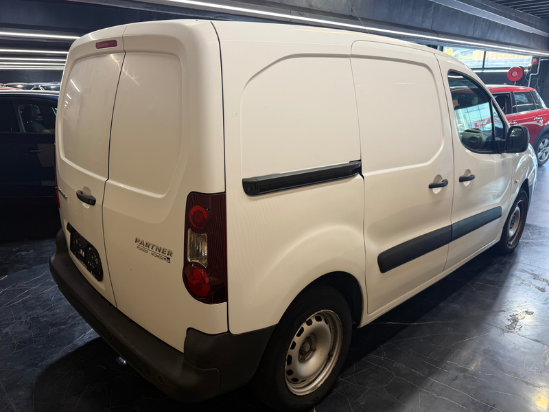 Peugeot Partner 1.6HDI ** 3 PLACES ** GARANTIE 12 MOIS ** — photo 2
