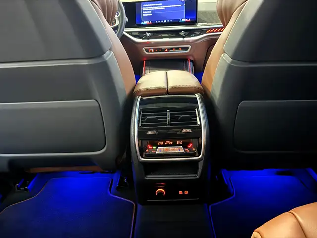 BMW X7 M M60i Individual/Carbon/7-Sitzer/B&W/Massage/Sky Ansicht 24