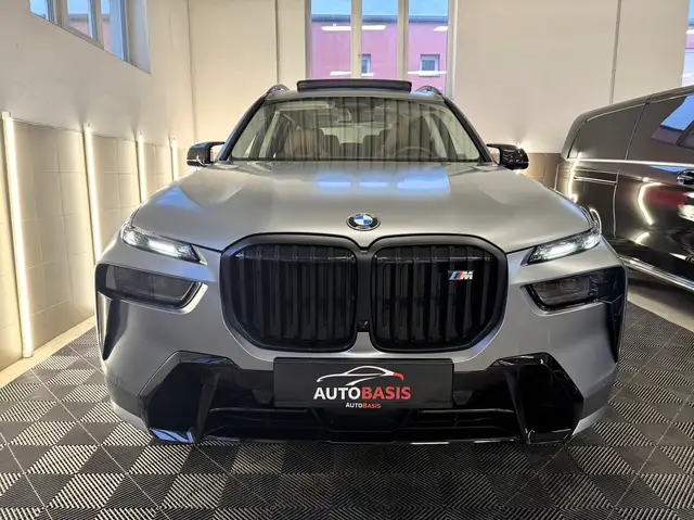 BMW X7 M M60i Individual/Carbon/7-Sitzer/B&W/Massage/Sky Ansicht 3