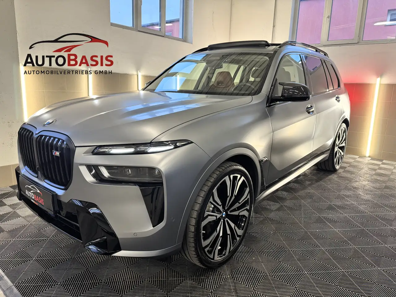 BMW X7 M M60i Individual/Carbon/7-Sitzer/B&W/Massage/Sky