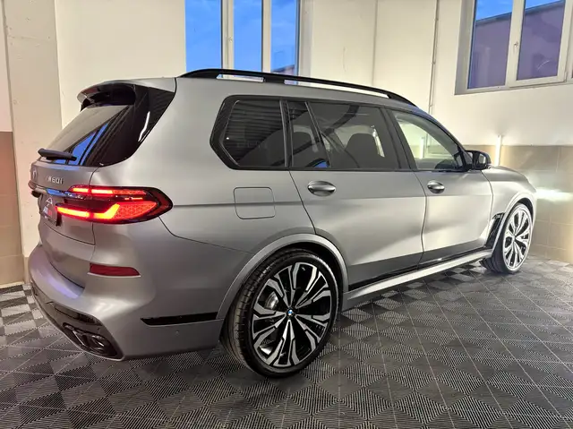 BMW X7 M M60i Individual/Carbon/7-Sitzer/B&W/Massage/Sky Ansicht 8